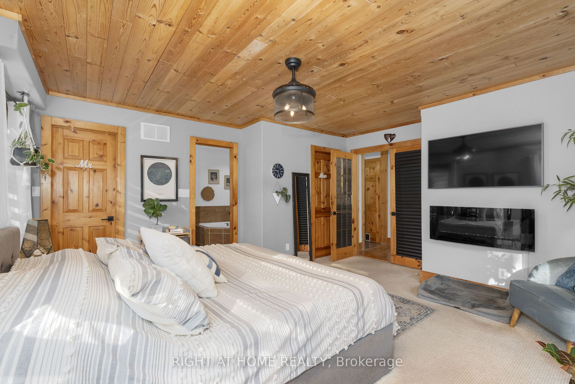 17 Bridle Path