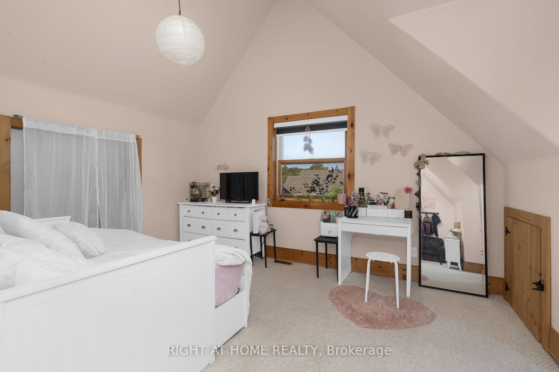 17 Bridle Path