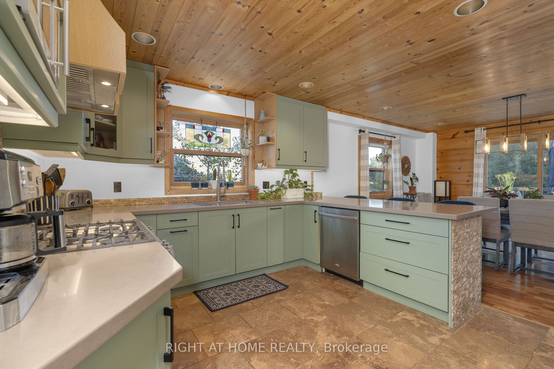 17 Bridle Path