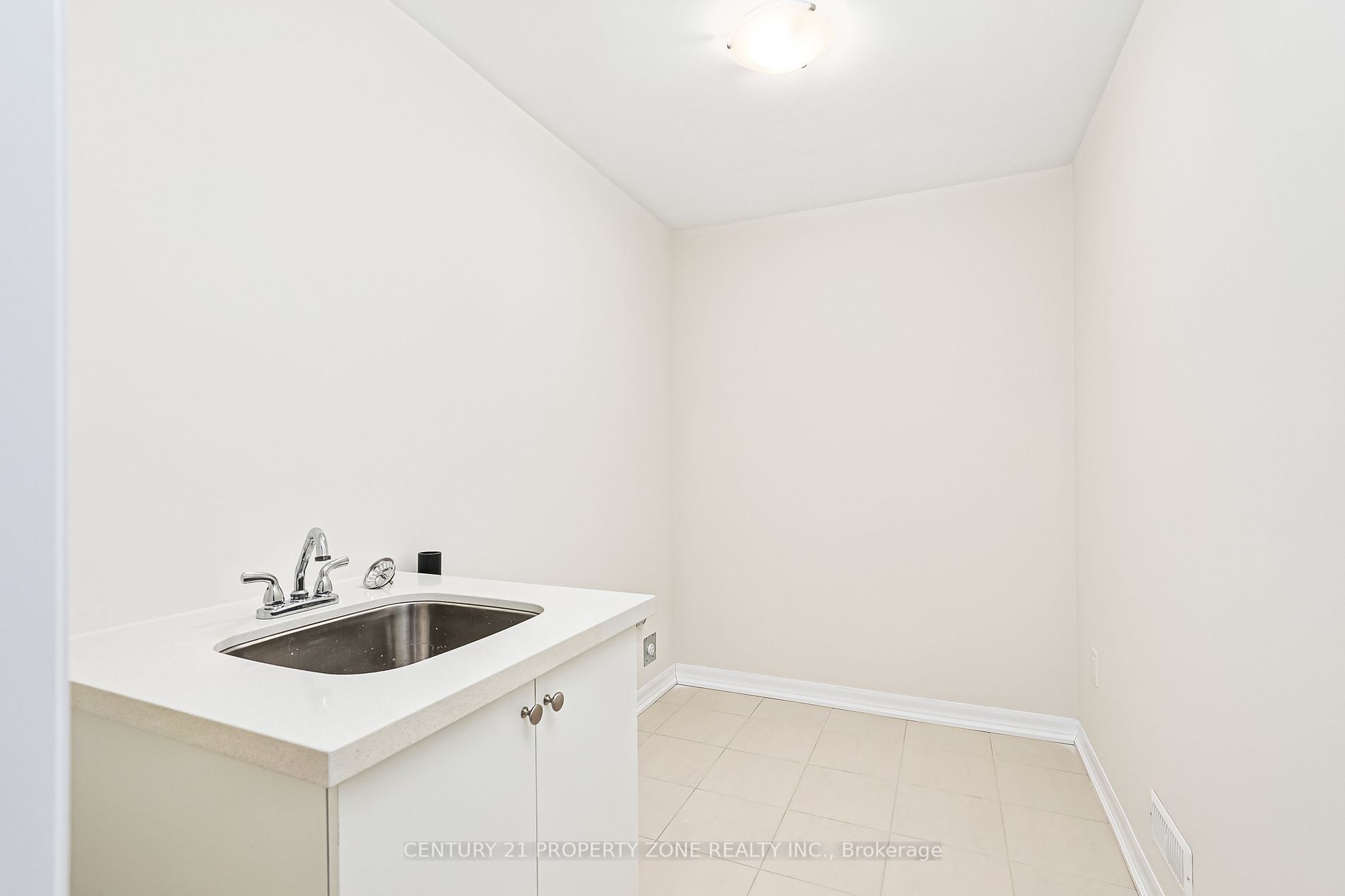 242 Warden St