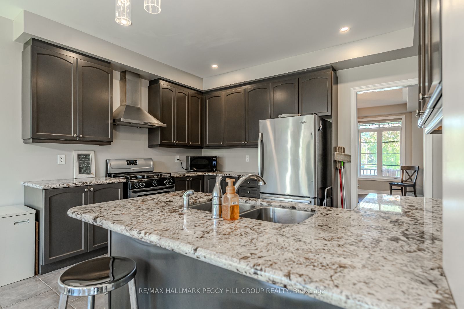35 Royal Park Blvd