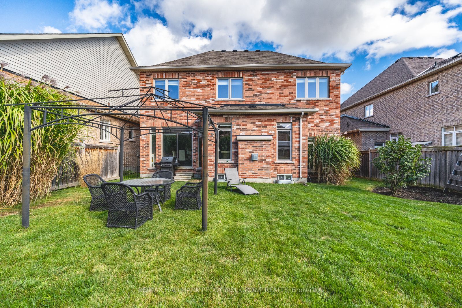 35 Royal Park Blvd