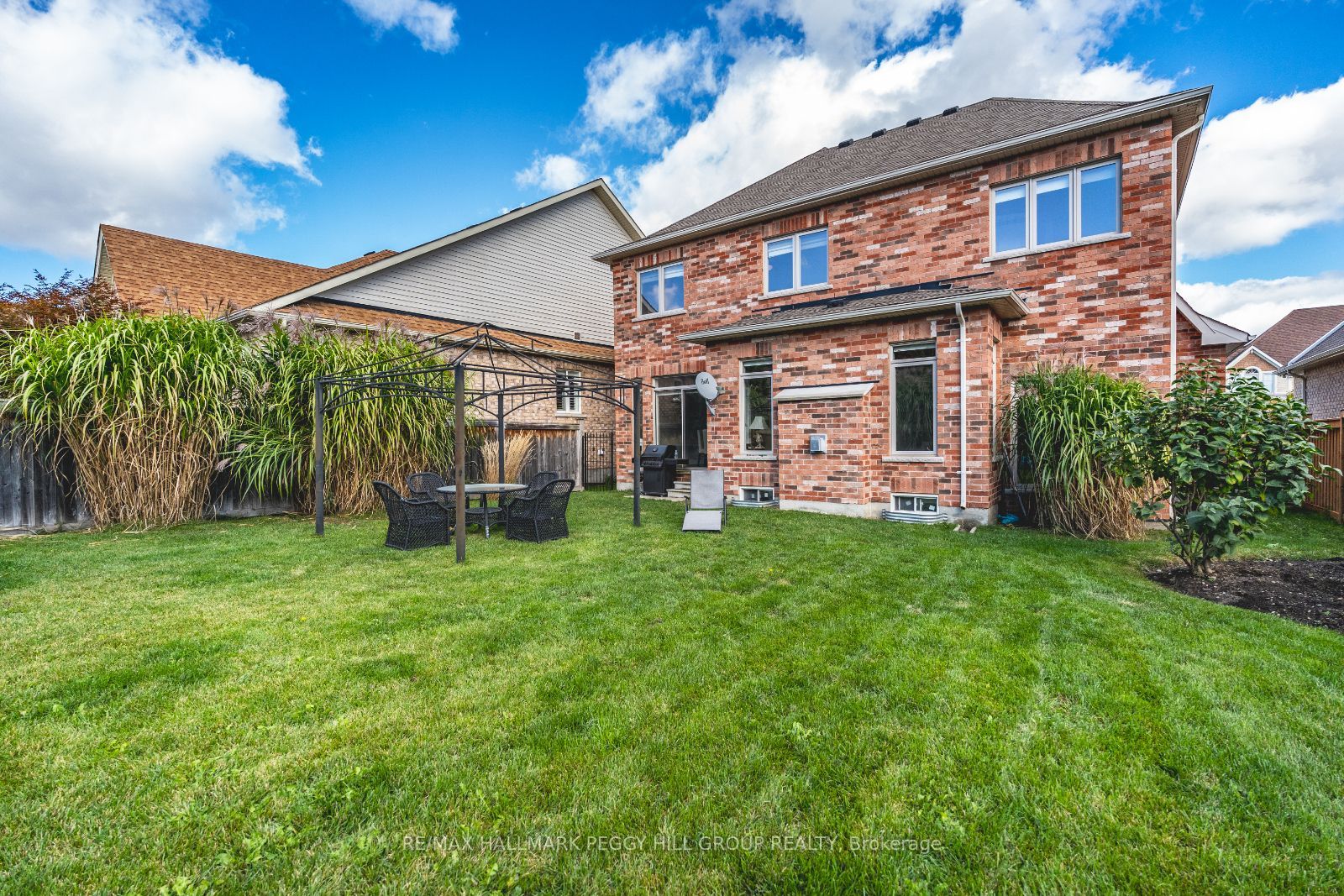 35 Royal Park Blvd
