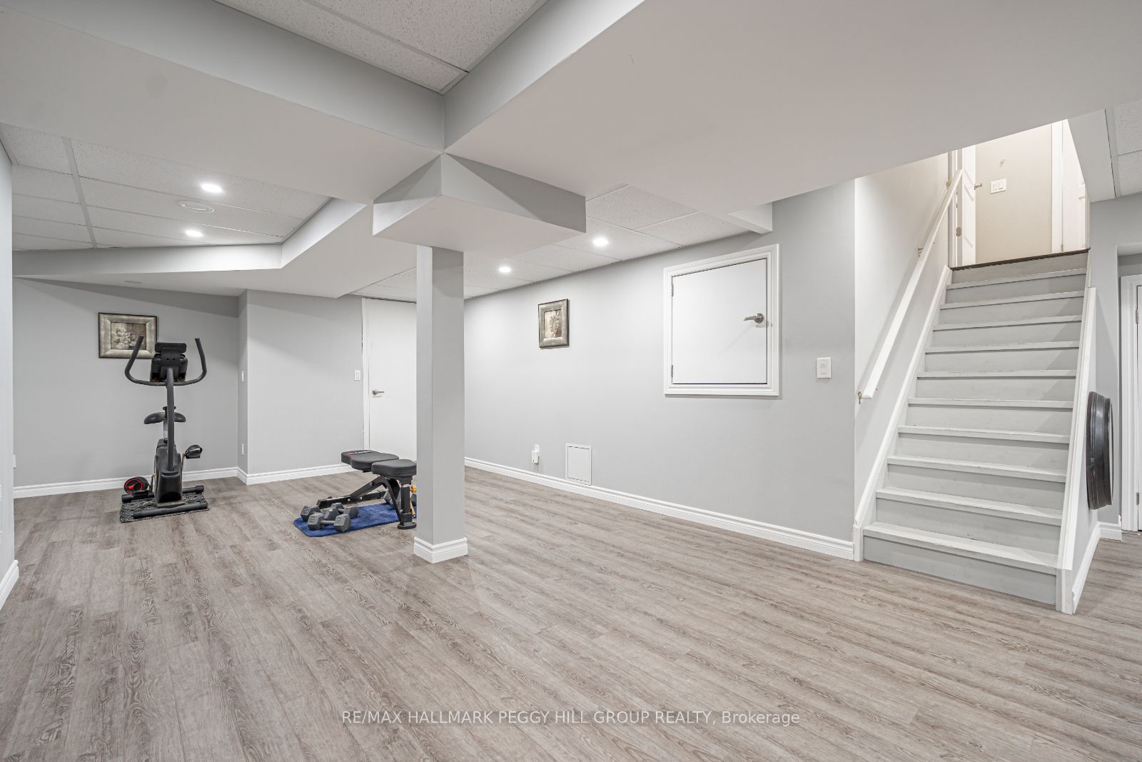 35 Royal Park Blvd