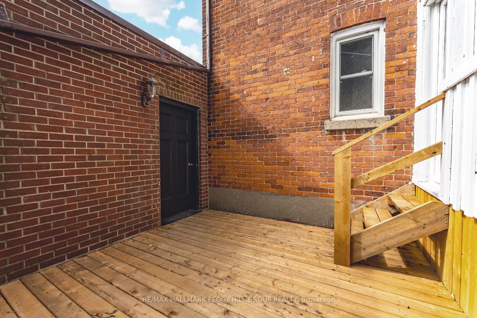 243 Dunlop St E