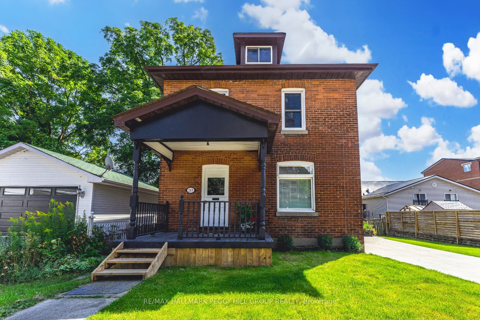 243 Dunlop St E
