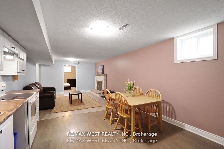 19 Radenhurst Cres