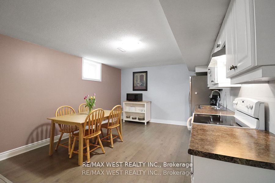 19 Radenhurst Cres