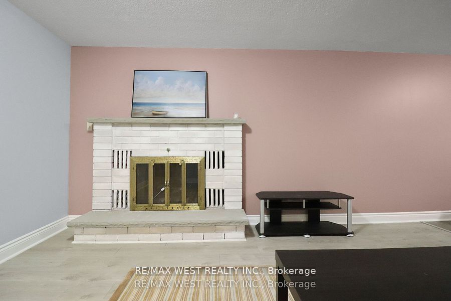 19 Radenhurst Cres