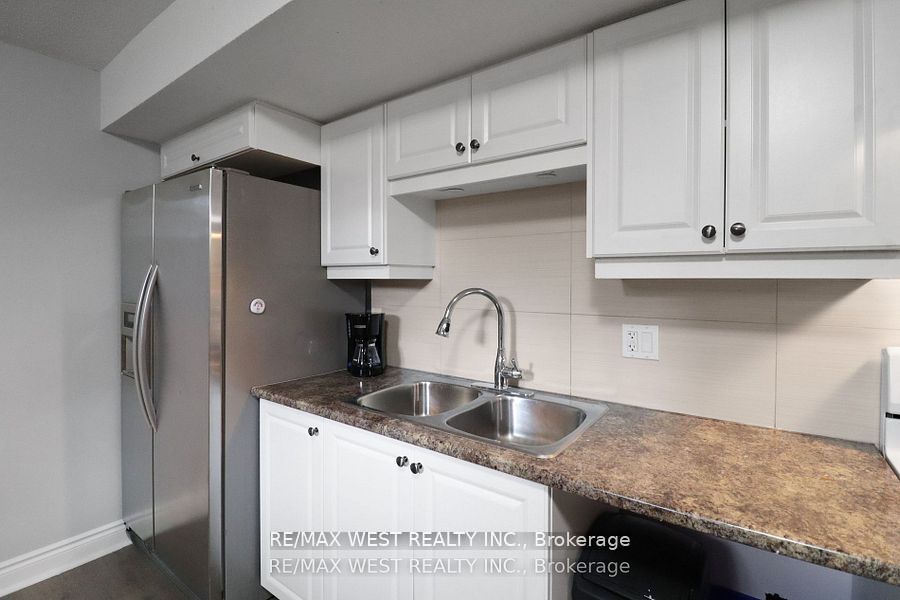 19 Radenhurst Cres