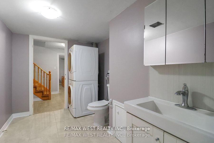 19 Radenhurst Cres