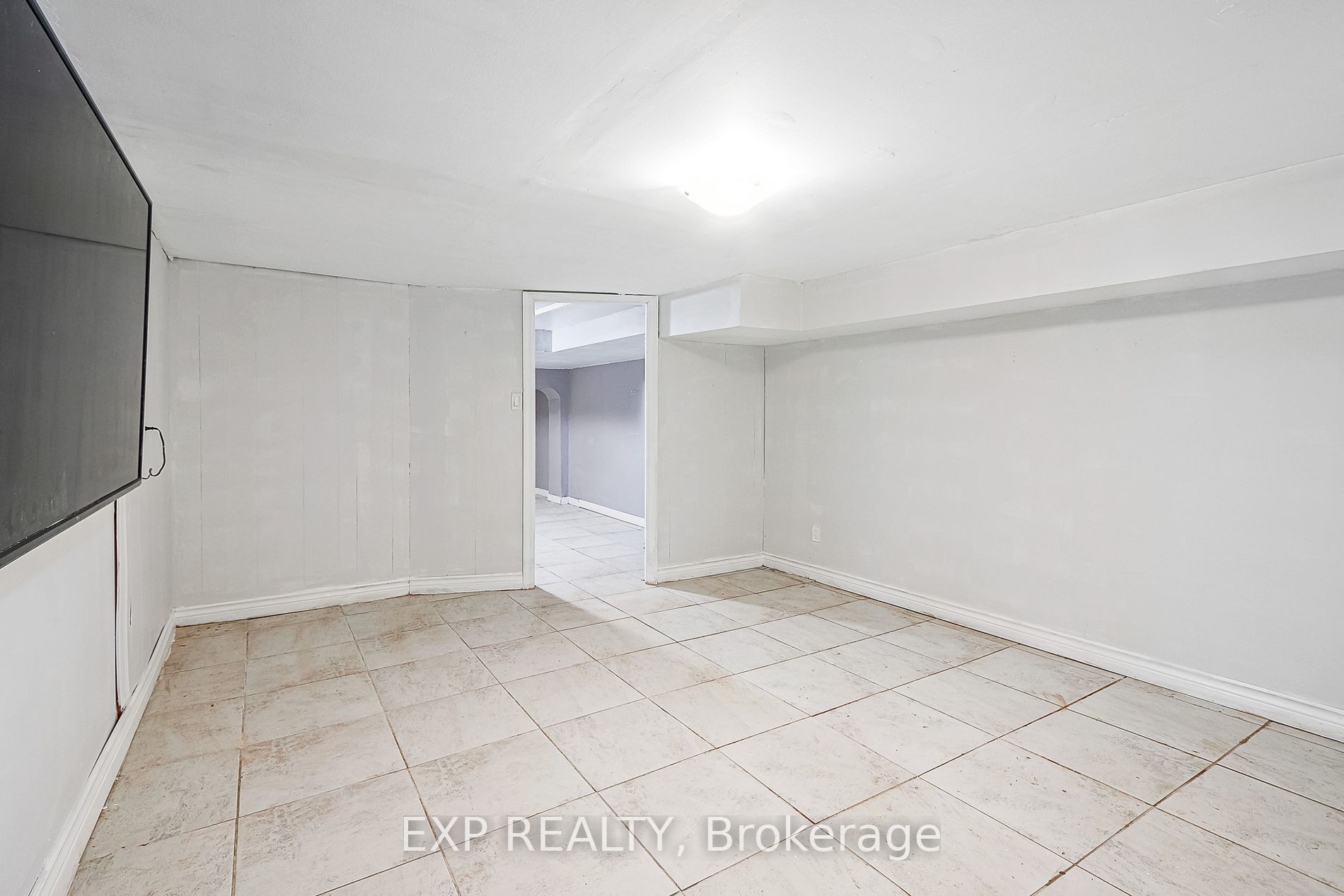 19 Locke Ave