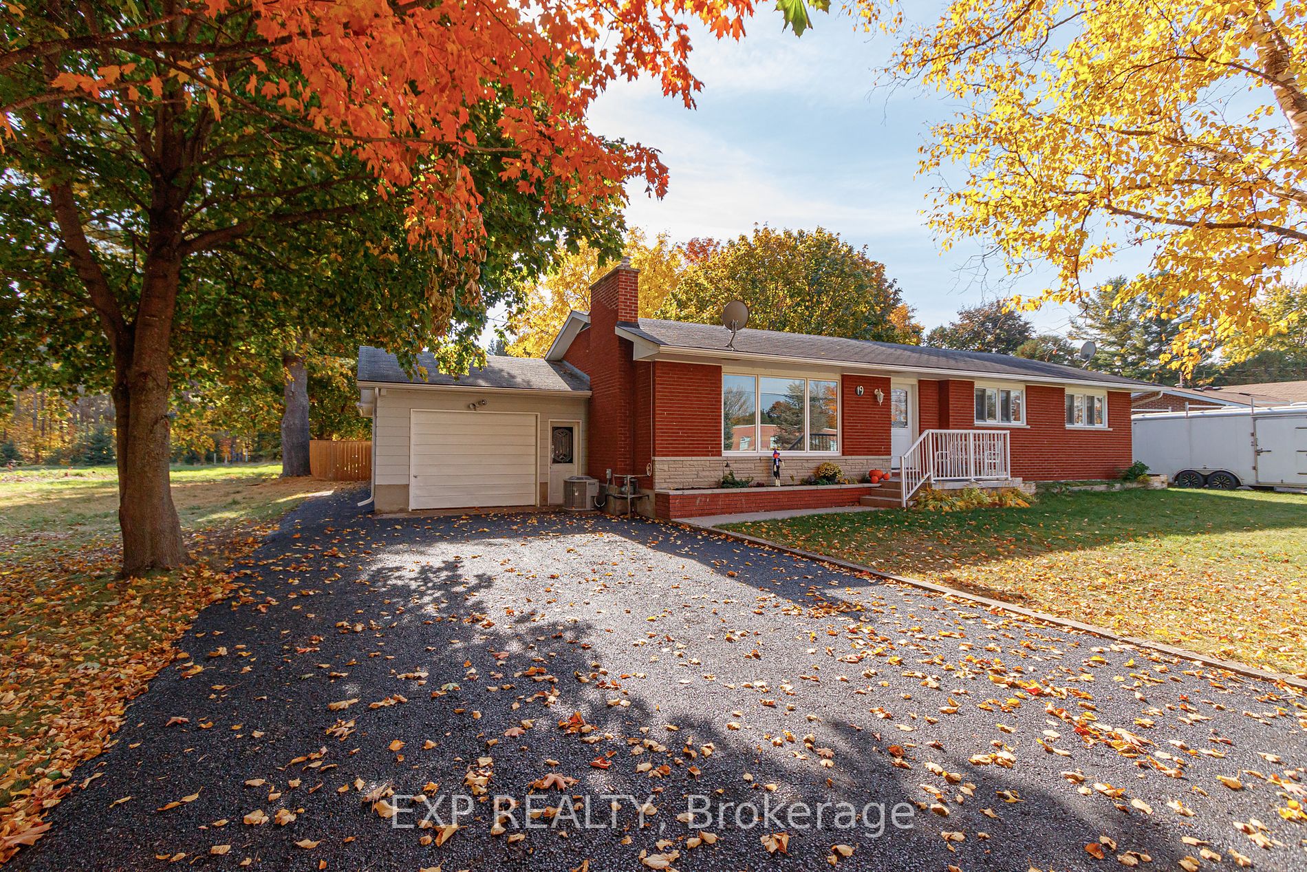 19 Locke Ave