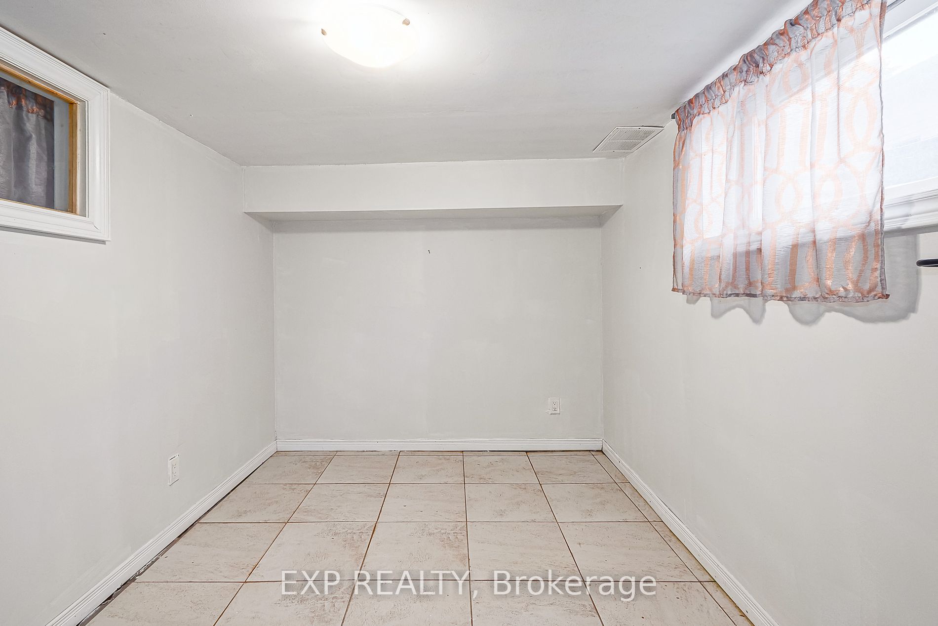 19 Locke Ave
