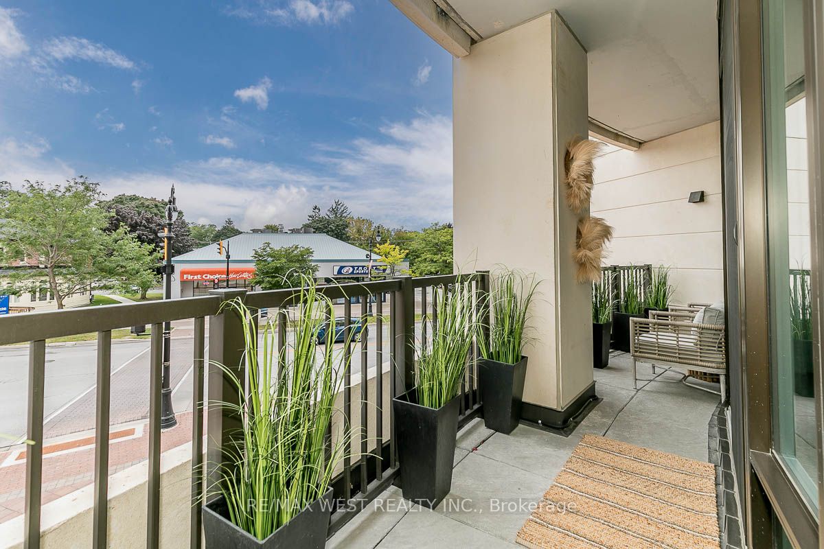 1 Hume St, #212