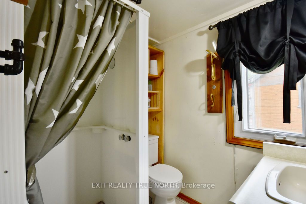5632 Penetanguishene Rd