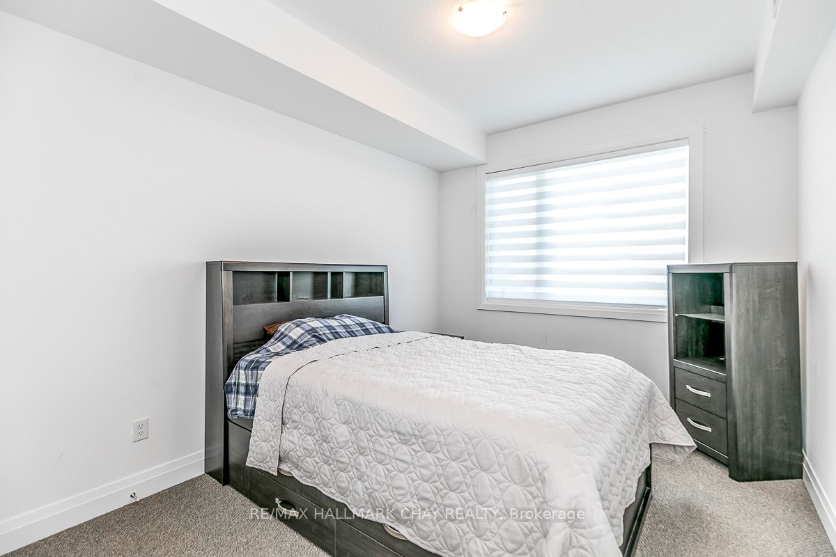 299 Cundles Rd E, #205