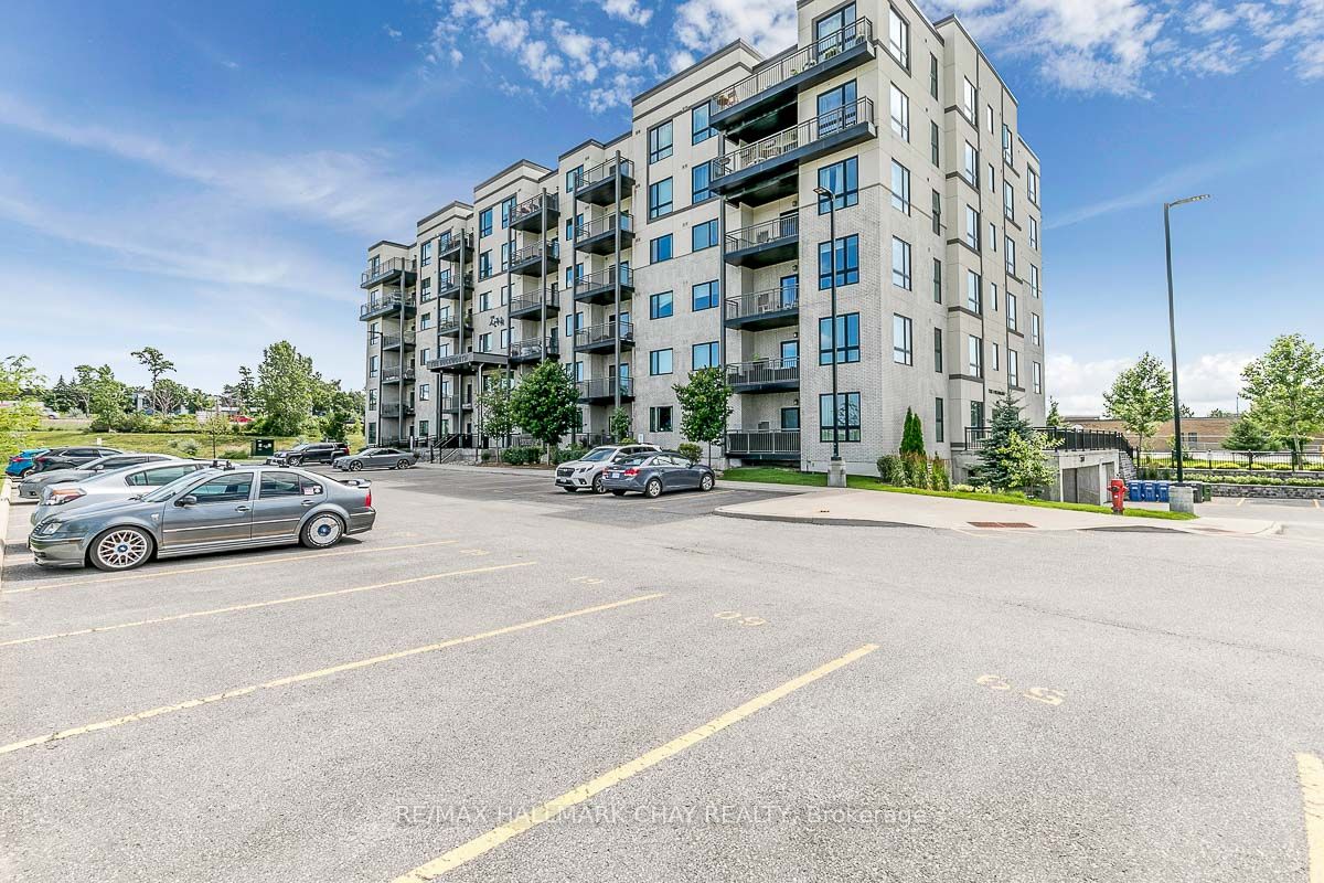299 Cundles Rd E, #205