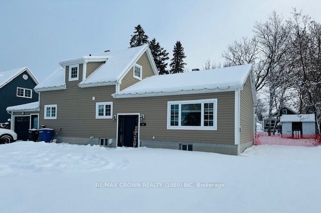 4 Victoria St