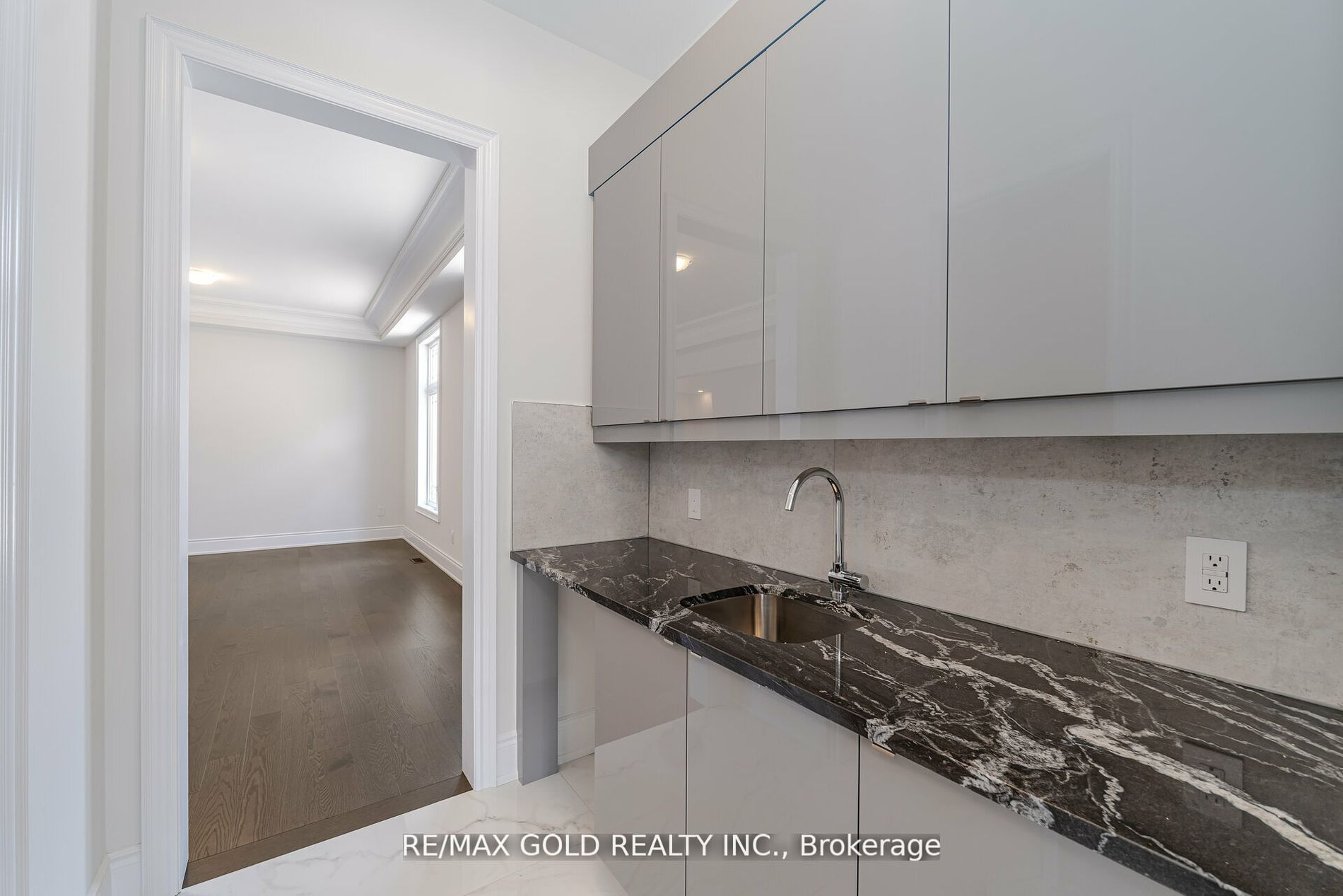 80 Raspberry Ridge Ave