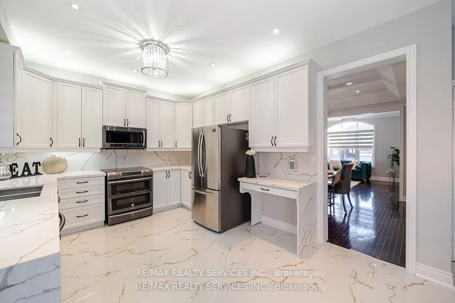 7 Odeon St