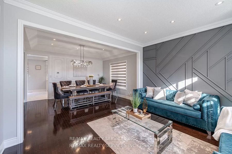 7 Odeon St