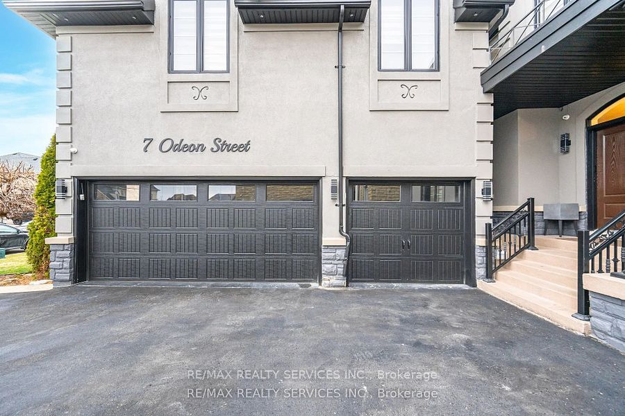 7 Odeon St