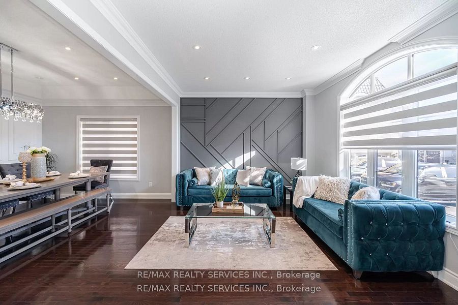 7 Odeon St