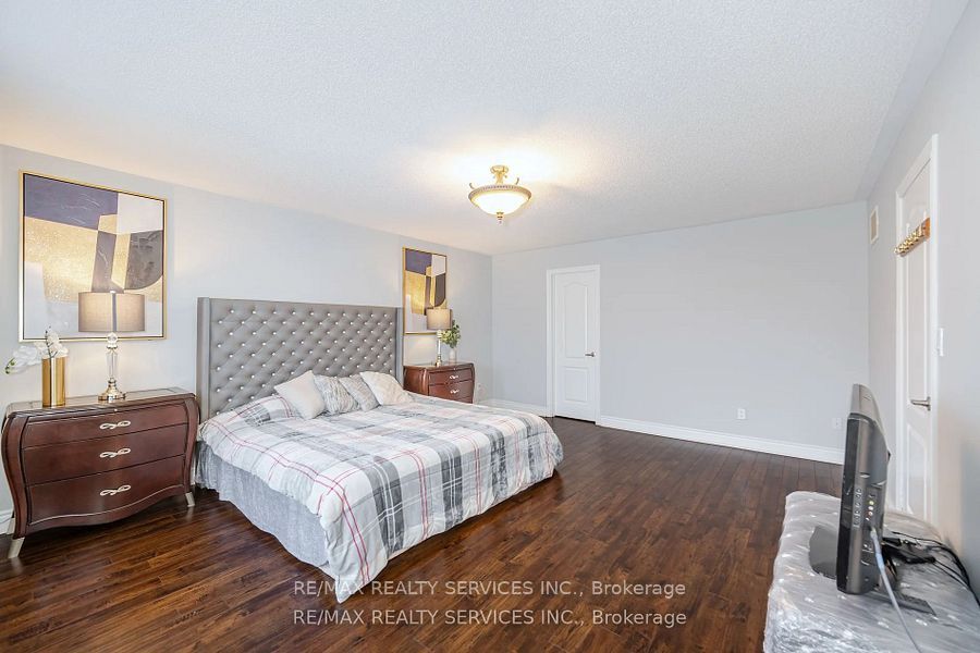 7 Odeon St