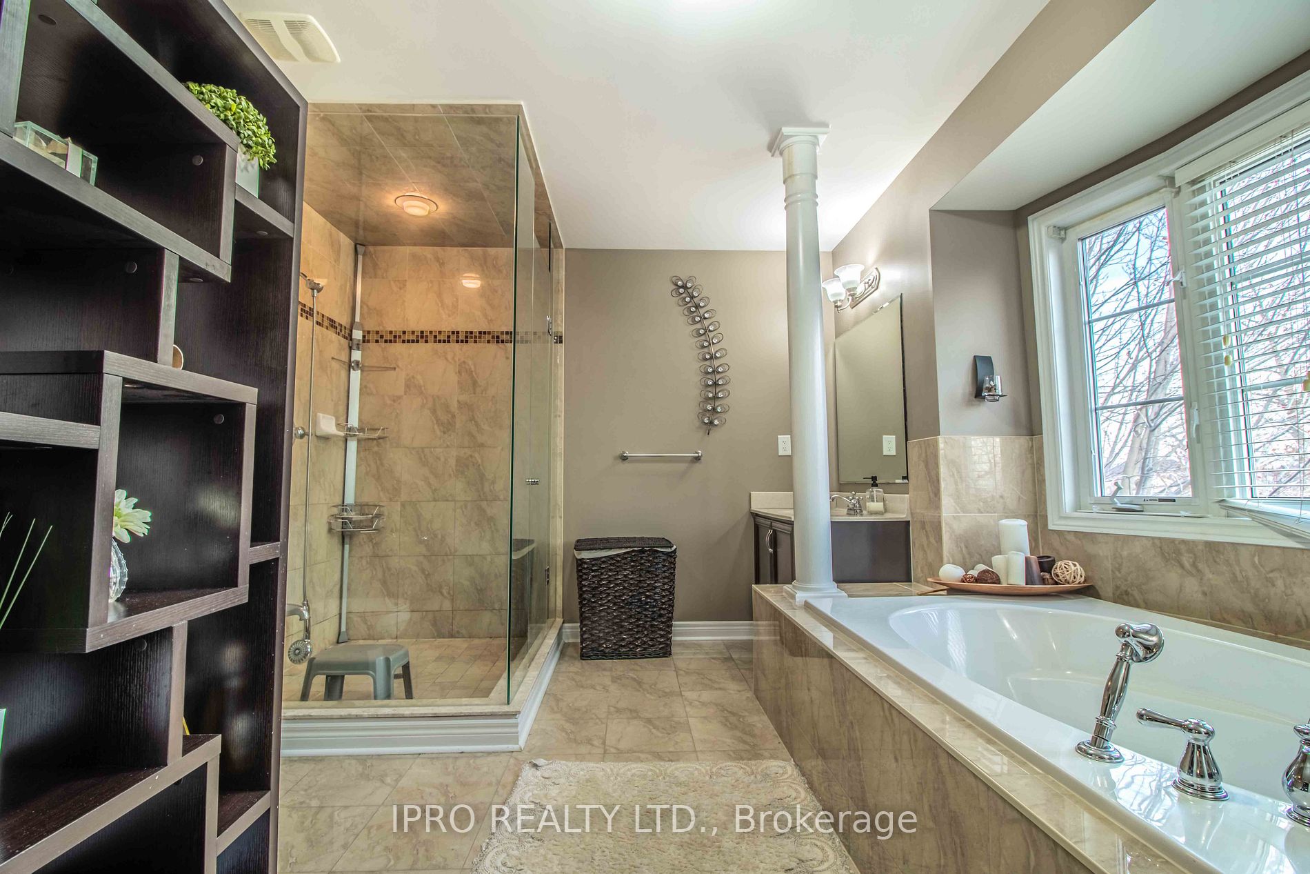 4 Quatro Cres