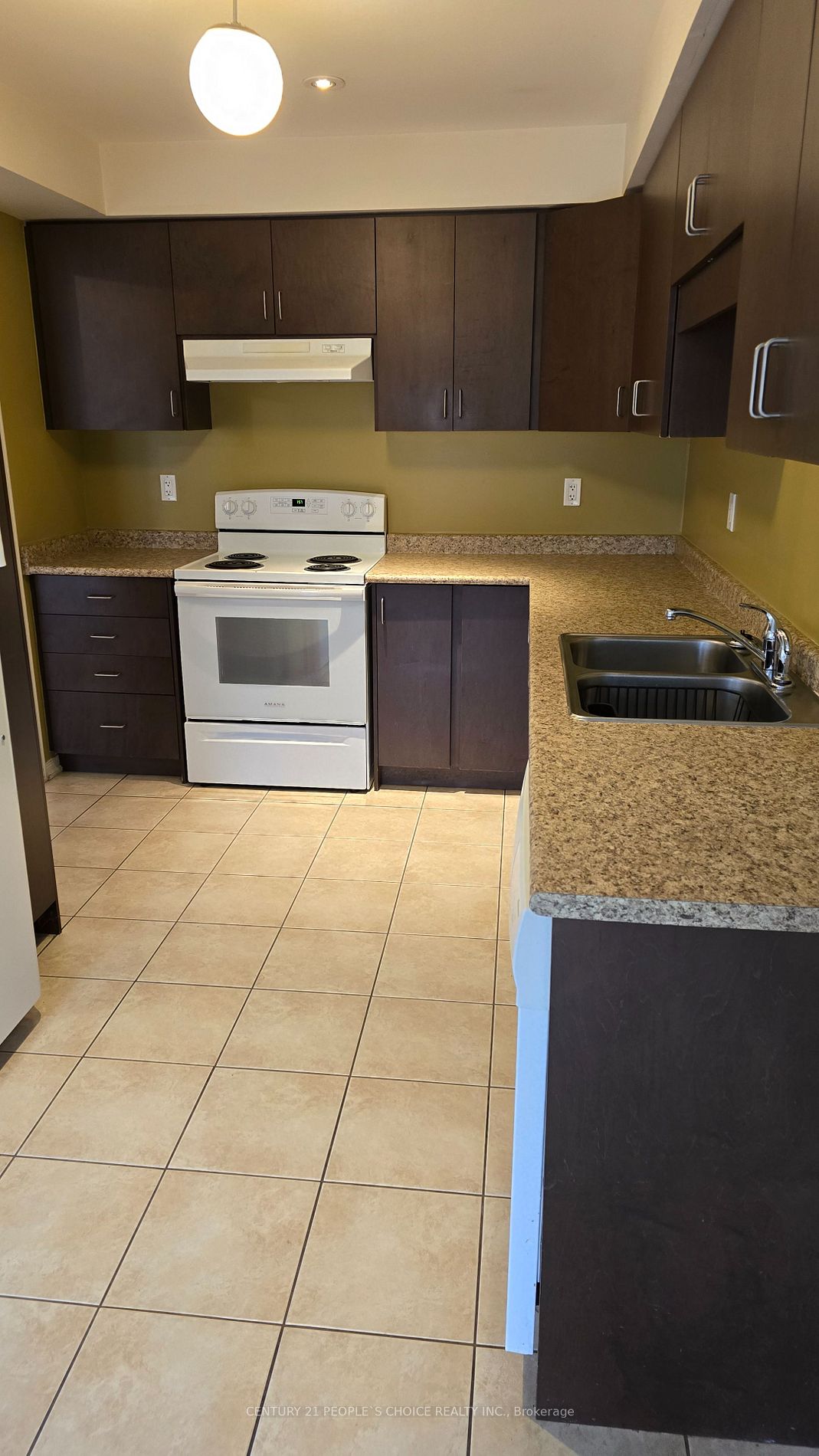 106 Bonnie Braes Dr