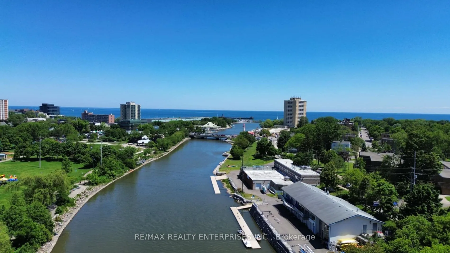 49 Queen St E, #101