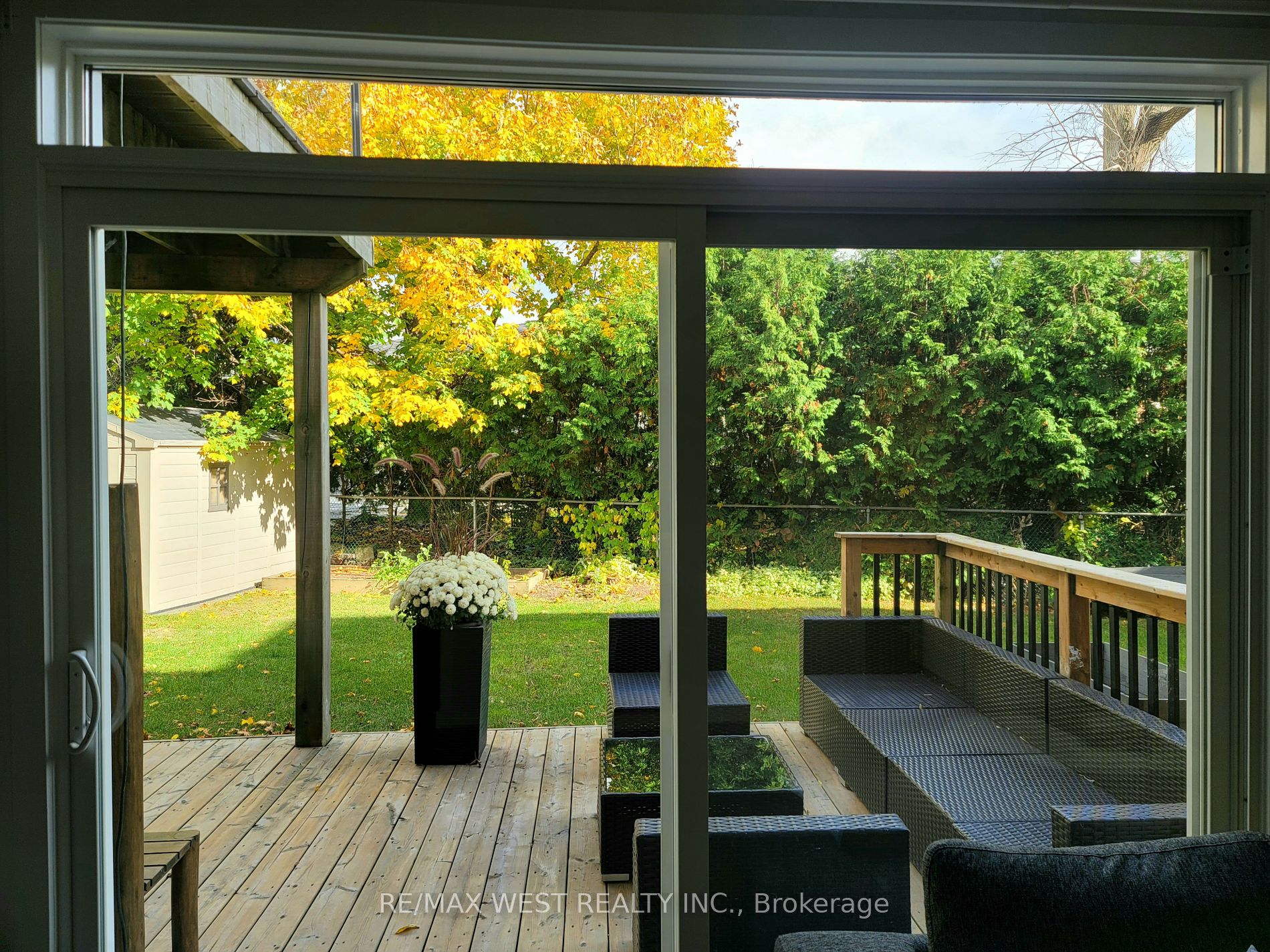 267 Martin Grove Rd