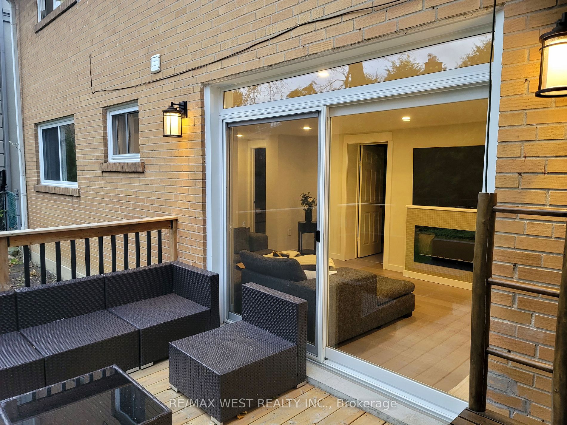 267 Martin Grove Rd