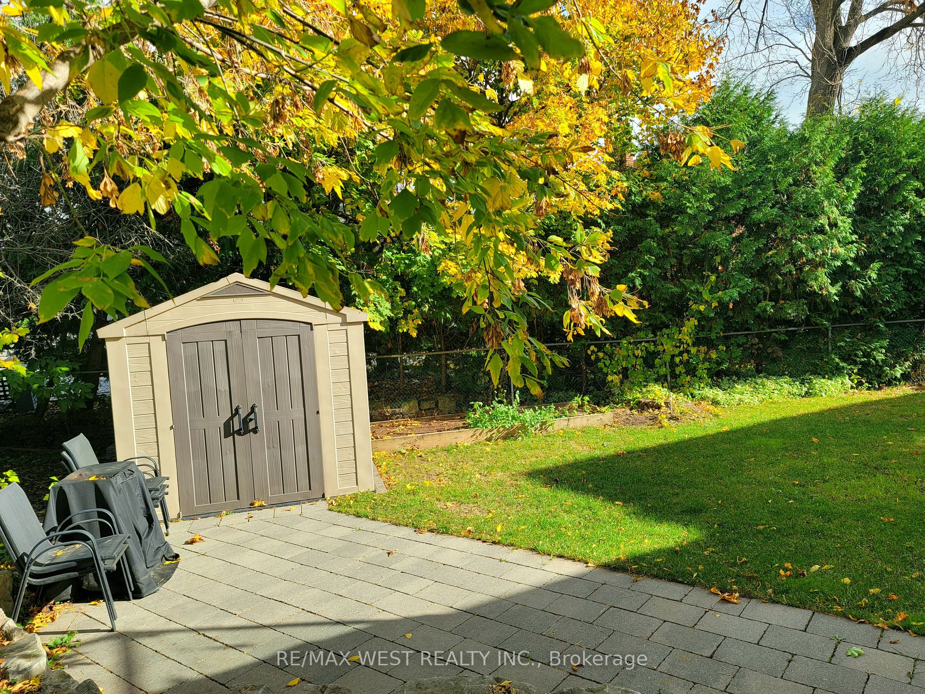 267 Martin Grove Rd