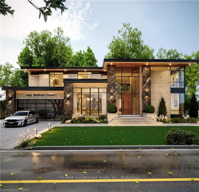 2063 GLENFOREST Cres