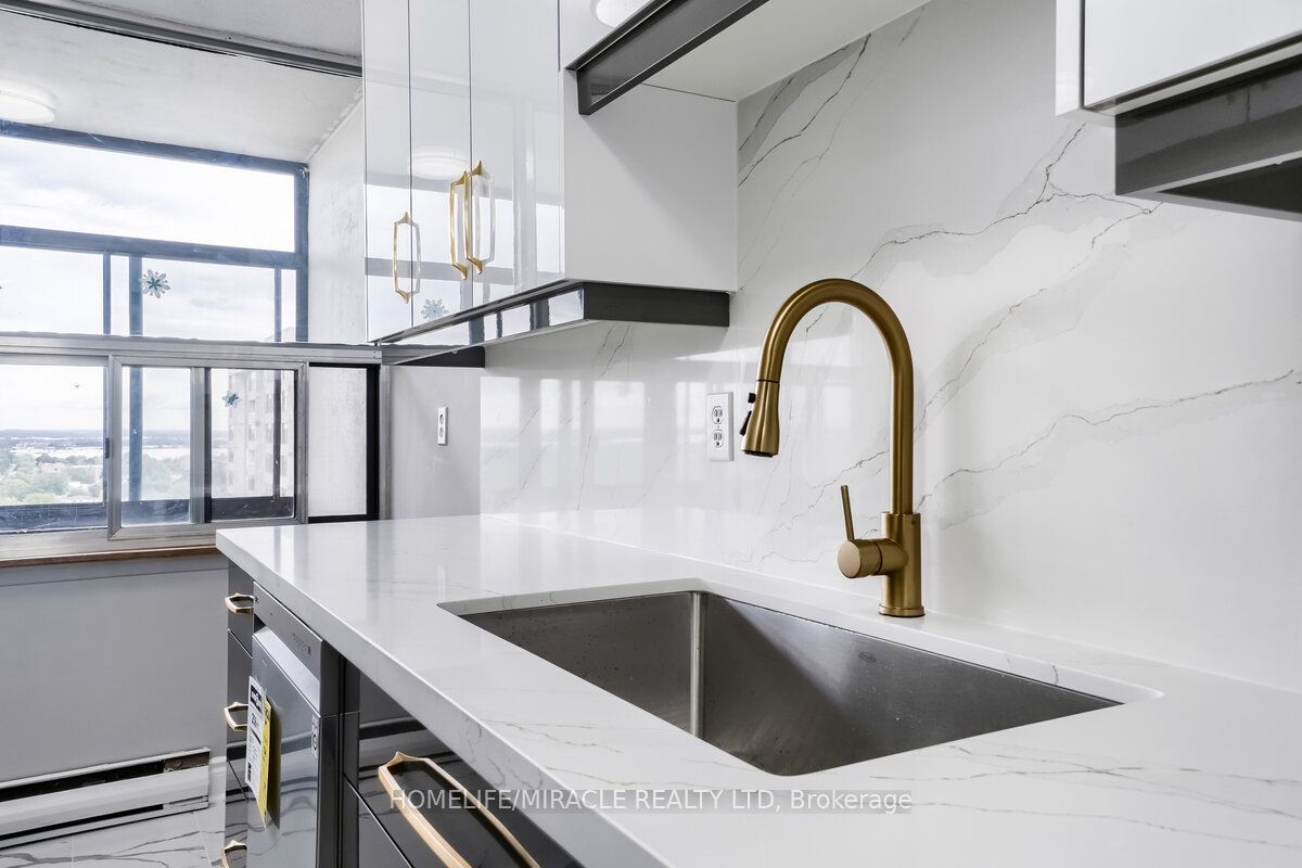 15 Kensington Rd, #1703