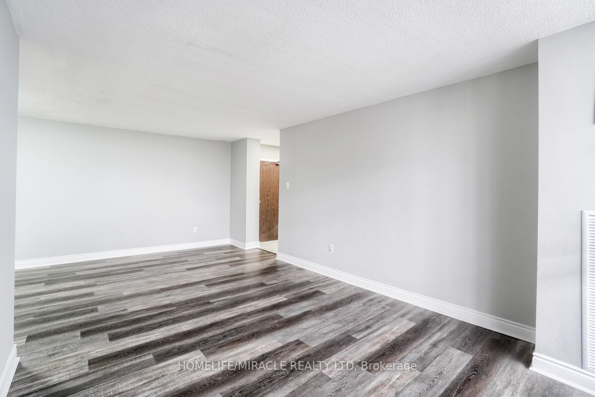 15 Kensington Rd, #1703