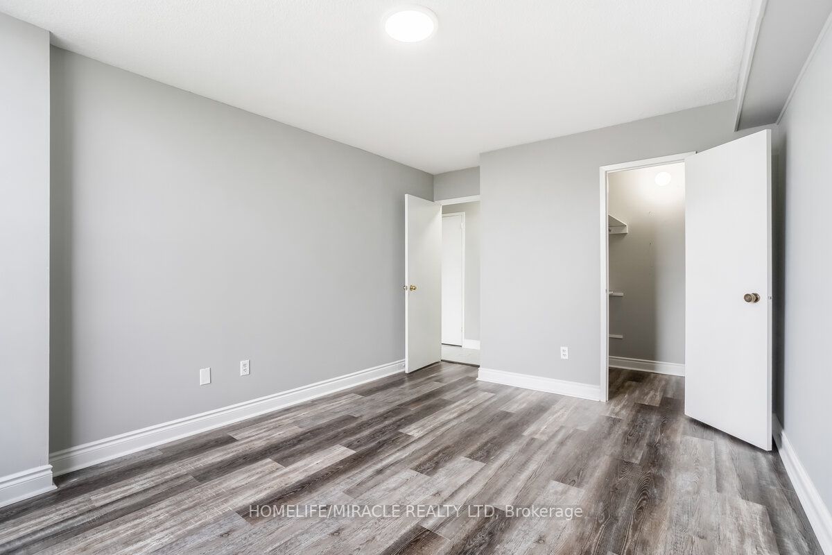 15 Kensington Rd, #1703