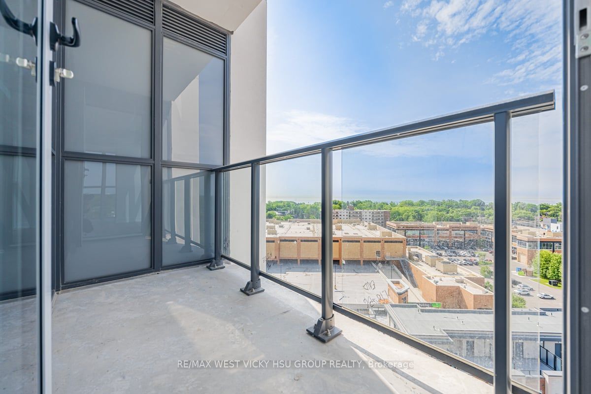 1063 Douglas Mccurdy Comm Circ, #1006