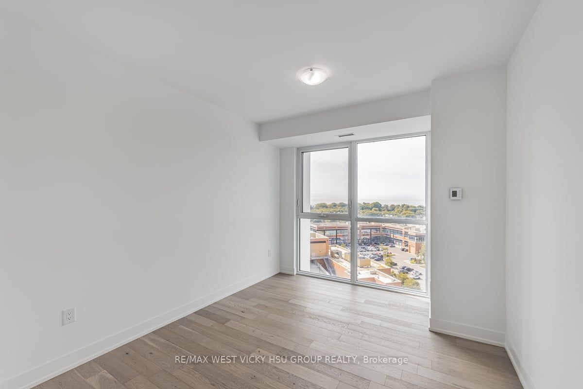 1063 Douglas Mccurdy Comm Circ, #1006