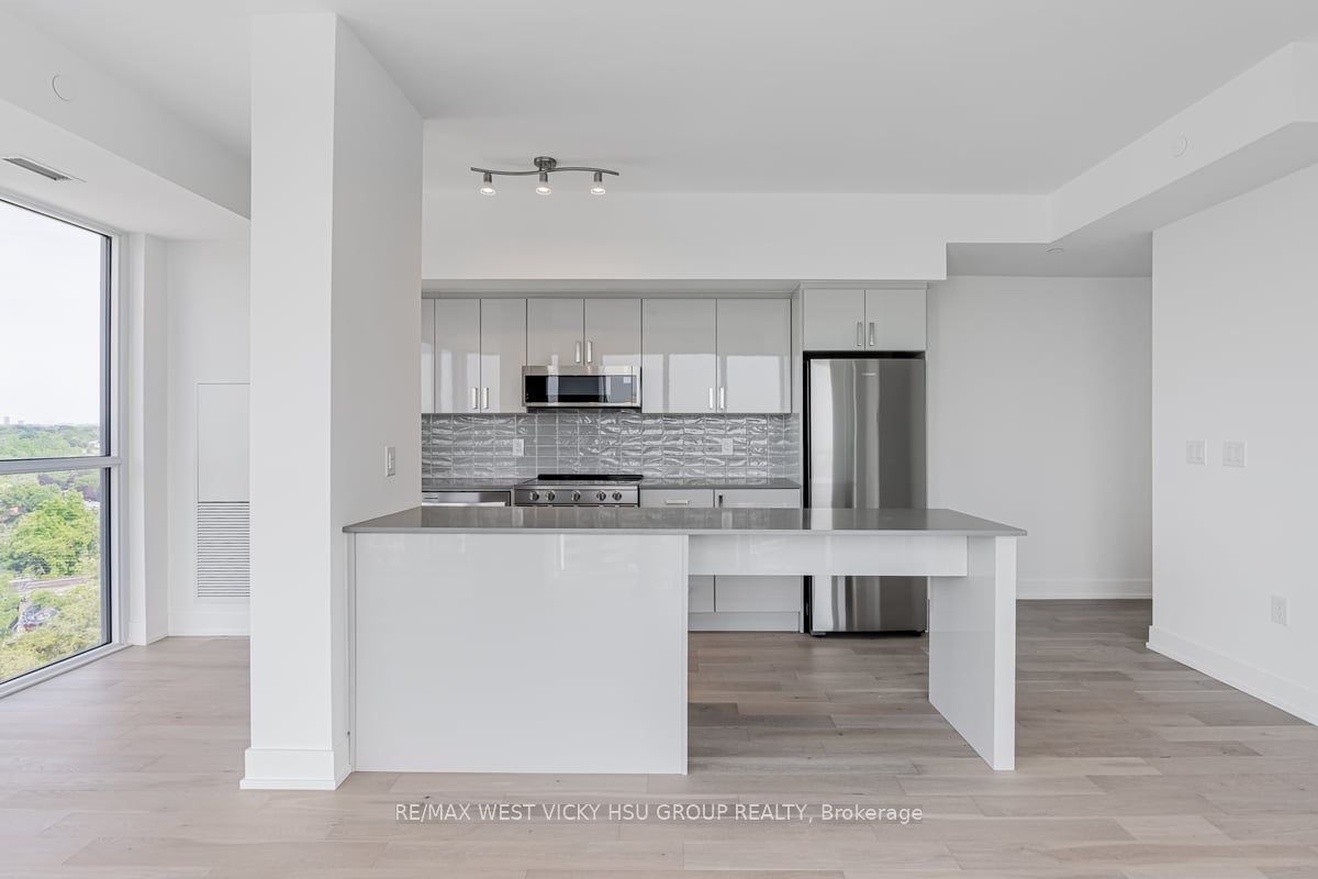 1063 Douglas Mccurdy Comm Circ, #1006