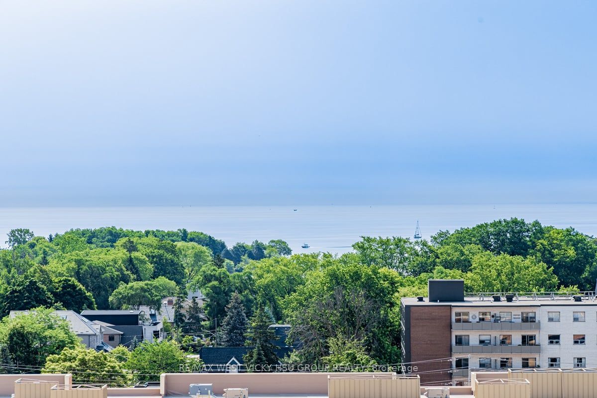 1063 Douglas Mccurdy Comm Circ, #1006