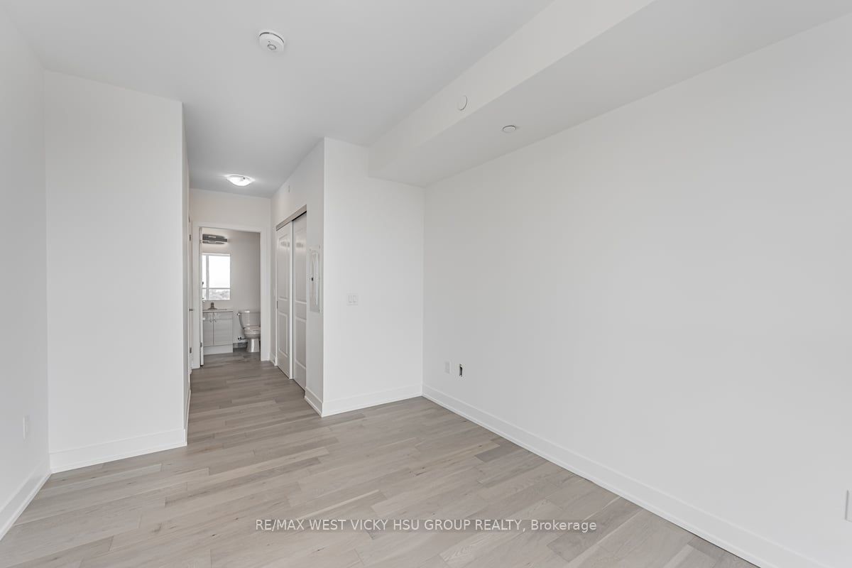 1063 Douglas Mccurdy Comm Circ, #1006