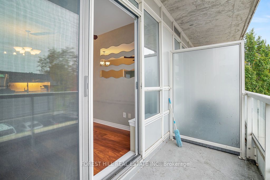 3865 Lake Shore Blvd W, #217
