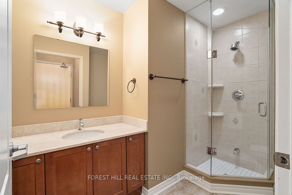 3865 Lake Shore Blvd W, #217