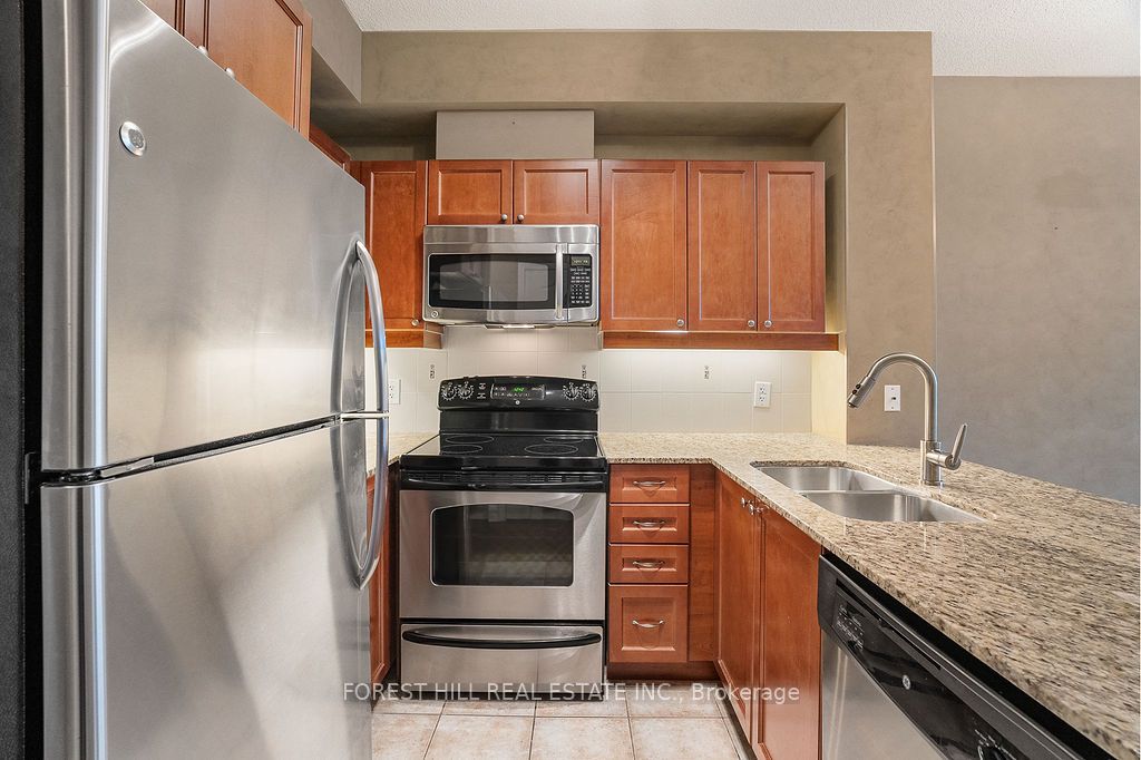 3865 Lake Shore Blvd W, #217