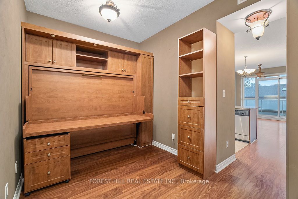 3865 Lake Shore Blvd W, #217