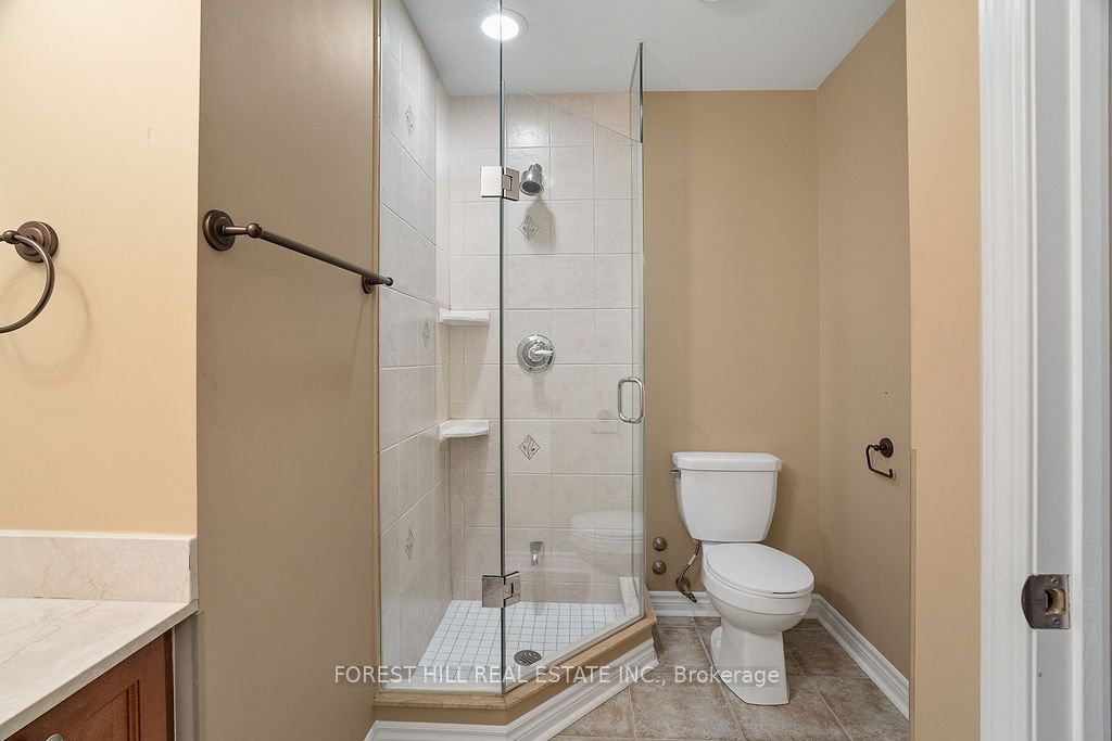 3865 Lake Shore Blvd W, #217
