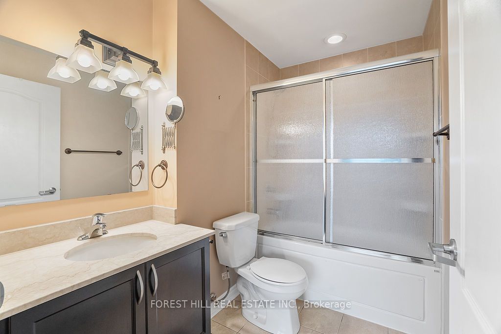 3865 Lake Shore Blvd W, #217